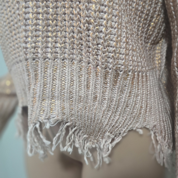 Elan Blush V-Neck Sweater with Frayed Hem - Picture 4 of 6